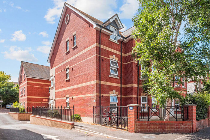 1 Bedroom Apartment For Sale In Kirtleton Avenue, Weymouth, DT4