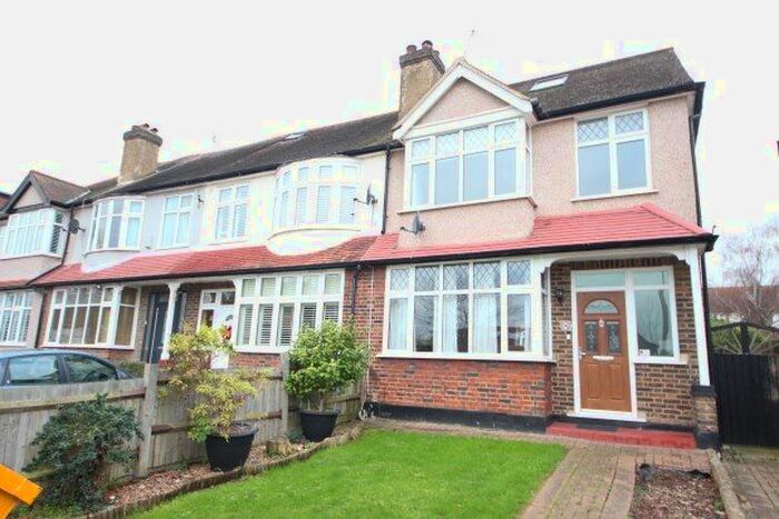 4 Bedroom Property To Rent In Bridgewood Road, Worcester Park, KT4