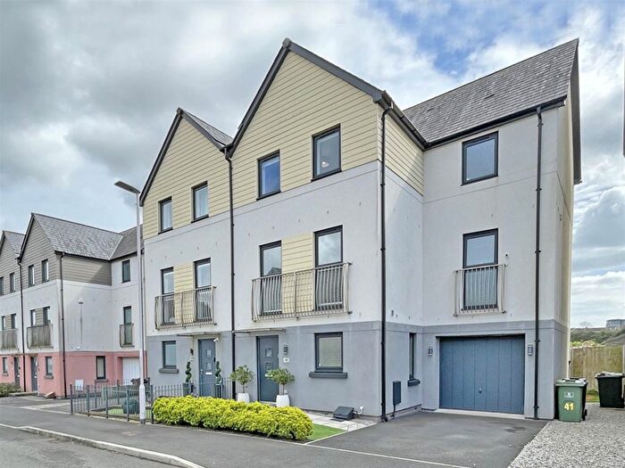 4 Bedroom Semi Detached House For Sale In Kilmar Street, Saltram Meadow, Plymouth, PL9