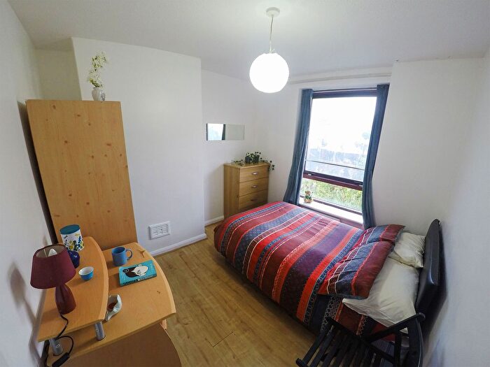 4 Bedroom Flat To Rent In Banbury Road, London, E9