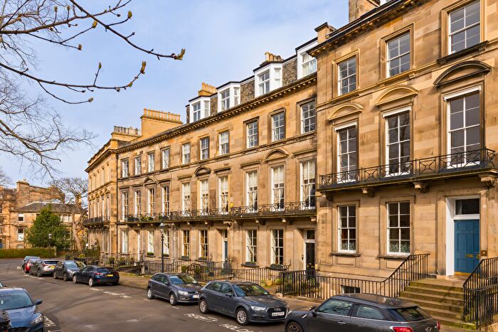 3 Bedroom Apartment For Sale In Clarendon Crescent, Edinburgh, EH4