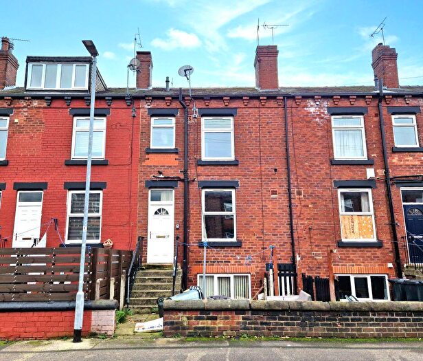 2 Bedroom Terraced House For Sale In Arthington Terrace, Leeds, LS10