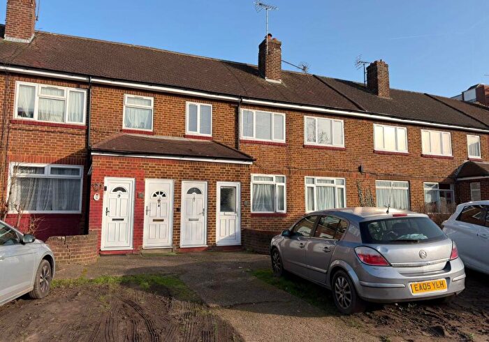 2 Bedroom Flat For Sale In Regal Court, Edmonton, London, N18