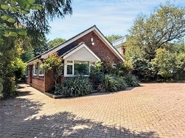 3 Bedroom Bungalow For Sale In Barnet Gate Lane, Arkley, EN5