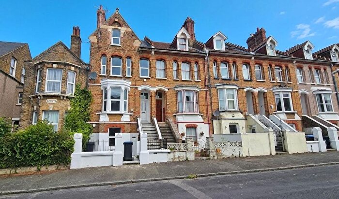 2 Bedroom Flat To Rent In Codrington Road, Ramsgate, CT11