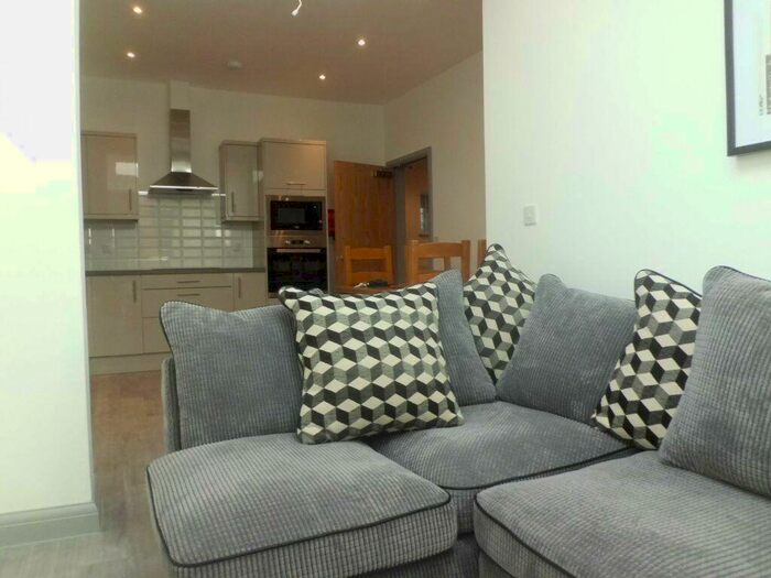 5 Bedroom House To Rent In Rookery Road, B29