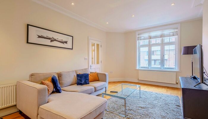 3 Bedroom Flat To Rent In Ravenscourt Park, Hammersmith, W6