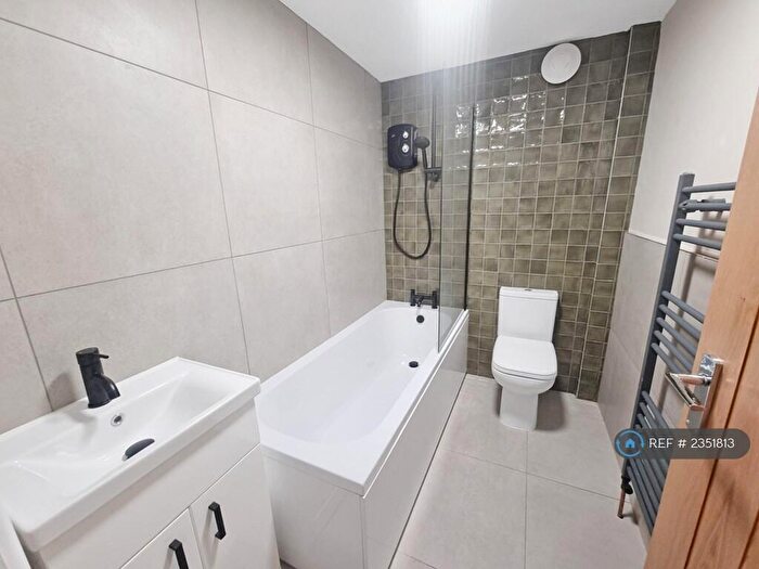 2 Bedroom Flat To Rent In Alexandra Road, Prenton, CH43