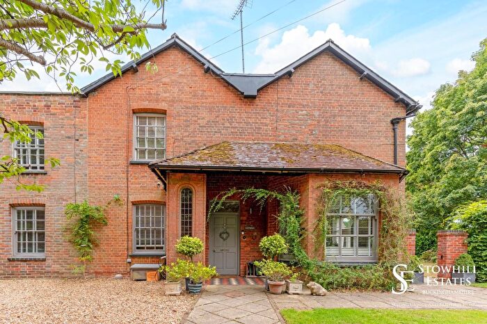 6 Bedroom Property For Sale In Stoke Row Road, Peppard Common, RG9