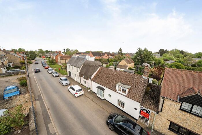 2 Bedroom Cottage For Sale In Station Road, Launton, Oxfordshire, OX26