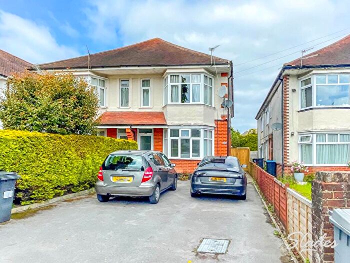 2 Bedroom Flat To Rent In Christchurch Road, Iford, Dorset, BH7