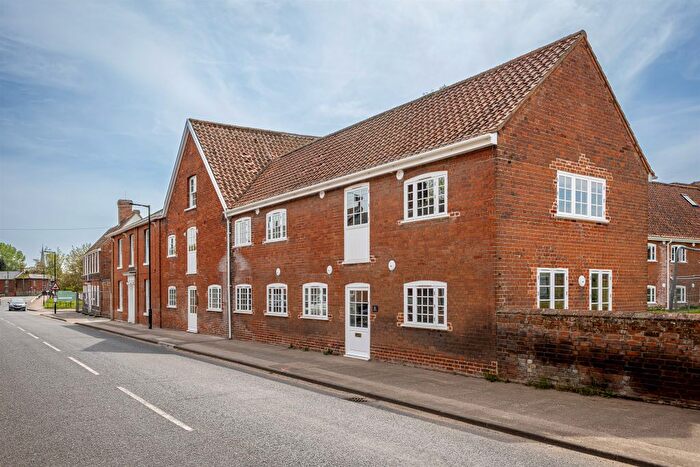 1 Bedroom Flat For Sale In Bridge Street, Hadleigh, Ipswich, IP7