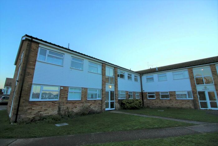 2 Bedroom Flat To Rent In Boscombe Court, Frinton Road, Holland-on-Sea, CO15