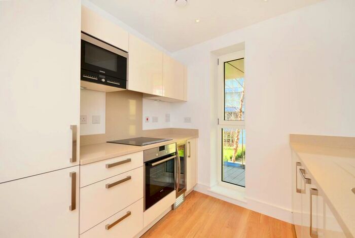 1 Bedroom Flat To Rent In Queensland Road, Holloway, London, N7
