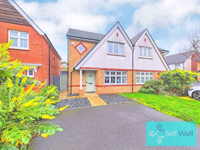 3 Bedroom Semi Detached House For Sale In Bonnington Close, Worsley, Manchester, M28