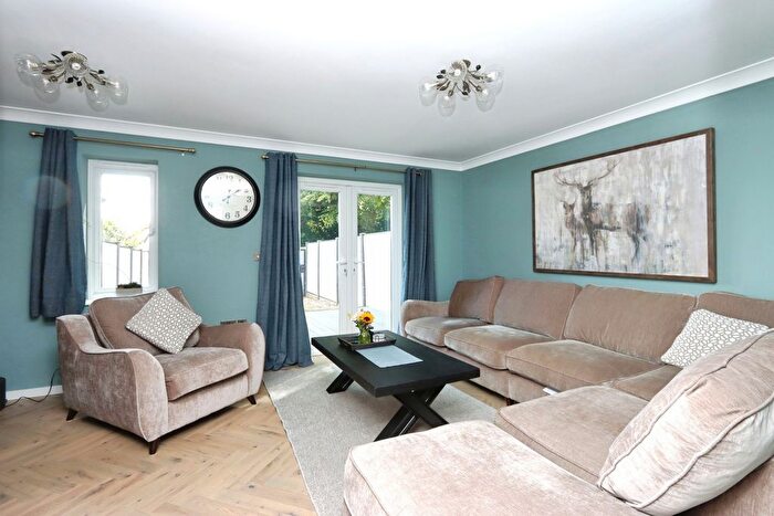 4 Bedroom Terraced House For Sale In Cypress Grove, Wales, Sheffield, South Yorkshire, S26