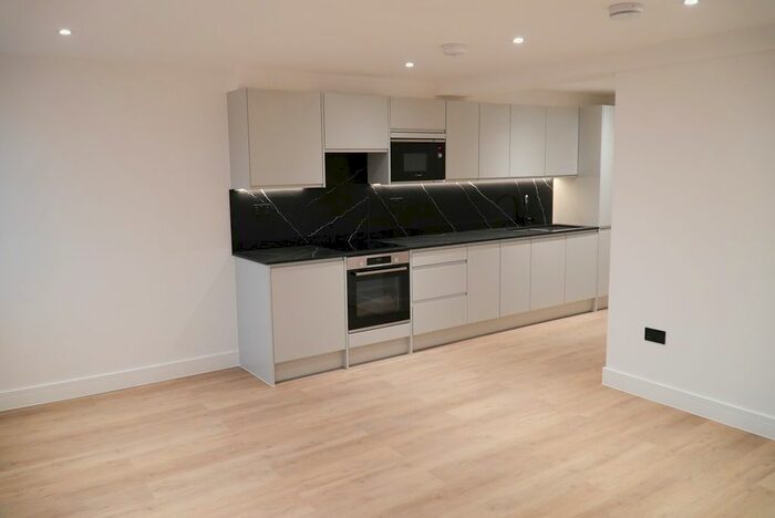 1 Bedroom Flat To Rent In Ashbourne Parade, Finchley Road, London, NW11