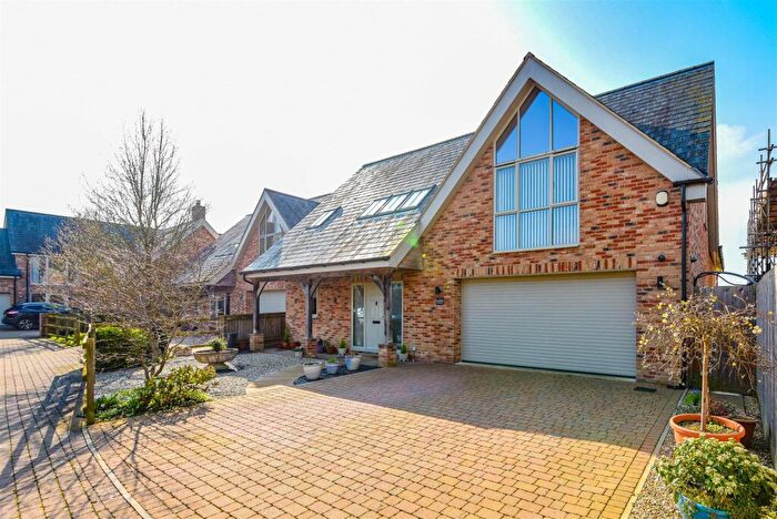 4 Bedroom Detached House For Sale In Blacksmith Cottages, Churchend, Slimbridge, GL2