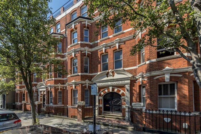 3 Bedroom Flat To Rent In Park Walk, London, SW10