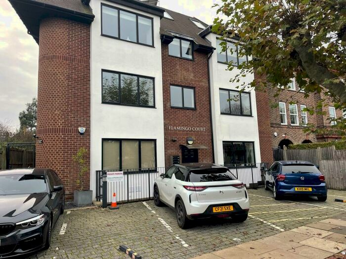 3 Bedroom Flat To Rent In Woodstock Road, Golders Green, NW11