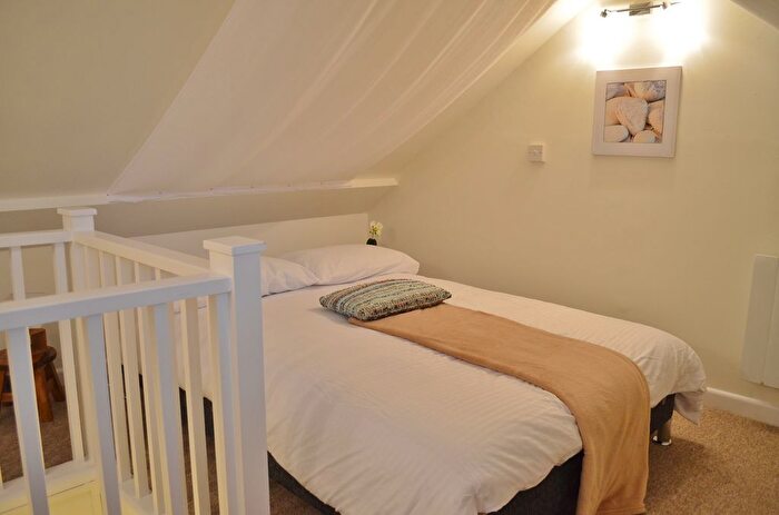 2 Bedroom Flat To Rent In Cross Street, Oxford, Oxfordshire, OX4