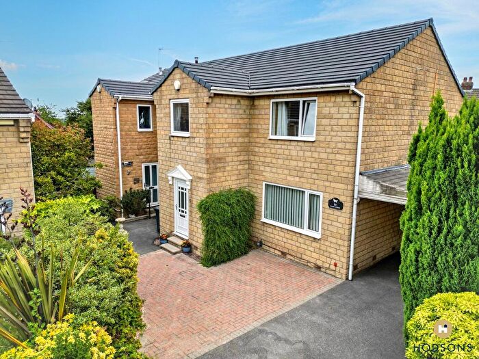 5 Bedroom Detached House For Sale In Henley Avenue, Dewsbury, WF12