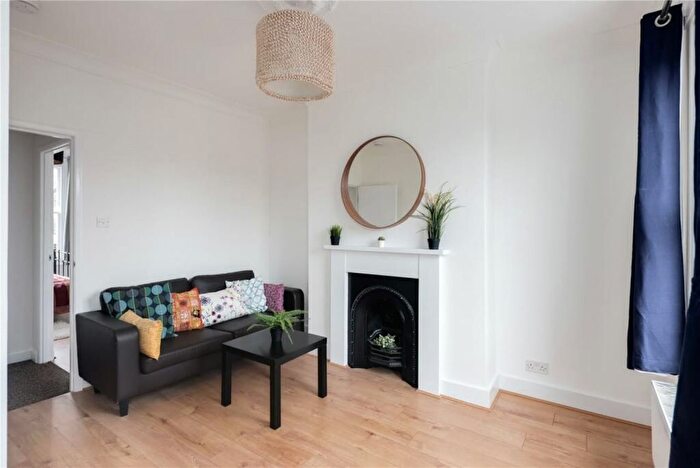 1 Bedroom Flat To Rent In Abersham Road, London, E8