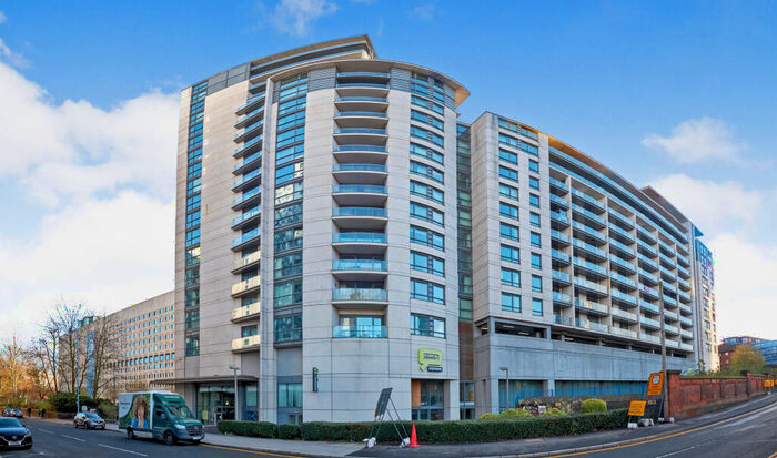 2 Bedroom Apartment To Rent In Centenary Plaza, B1