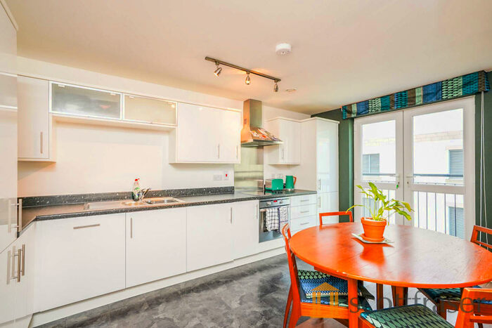 2 Bedroom Apartment To Rent In Marriott's Walk, Witney, OX28