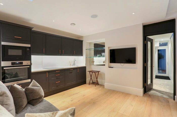 1 Bedroom Flat To Rent In New Kings Road, Fulham, SW6