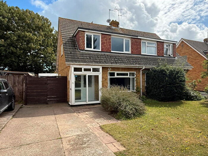 3 Bedroom Semi-Detached House For Sale In Fairfield Road, Broadstairs, CT10