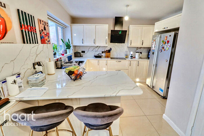 4 Bedroom Semi Detached House For Sale In Stonehurst Road, Leicester, LE3