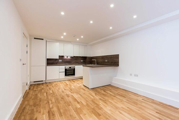 1 Bedroom Flat To Rent In Old Church Court, Grove Road, N11