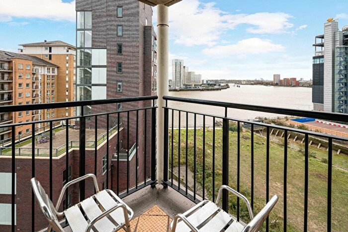 2 Bedroom Flat To Rent In Newport Avenue, Blackwall, London, E14