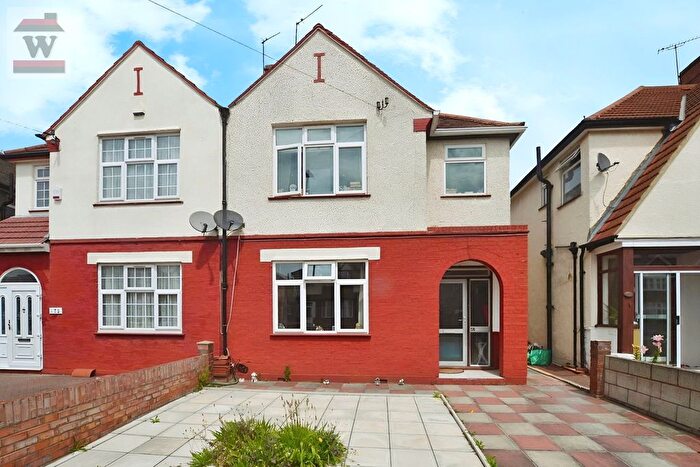 3 Bedroom Semi-Detached House To Rent In Heath Road, Hounslow, TW3