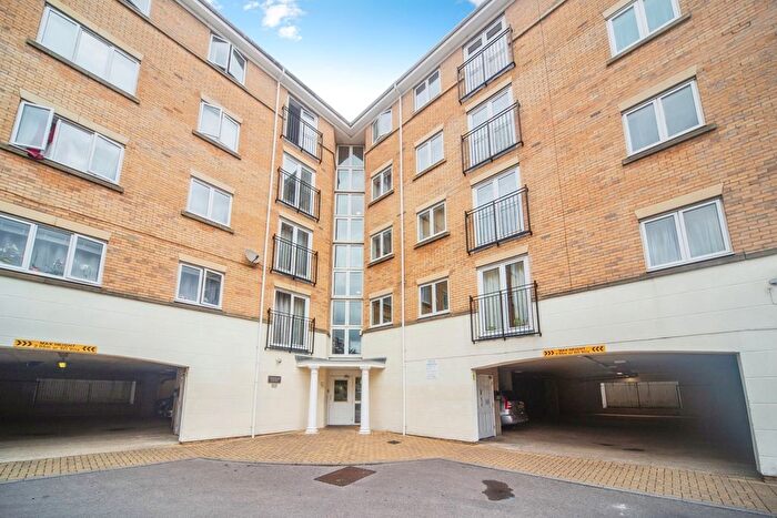 2 Bedroom Flat For Sale In Channon Court, The Dell, Southampton, Hampshire, SO15