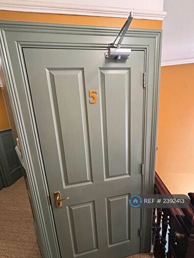 2 Bedroom Flat To Rent In Beaconsfield Villas, Brighton, BN1