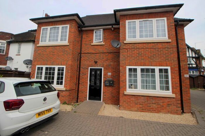 1 Bedroom Flat To Rent In Bathurst Walk, Iver, SL0