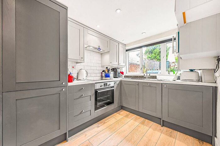 3 Bedroom Property To Rent In Merton Road, Wandsworth, London, SW18