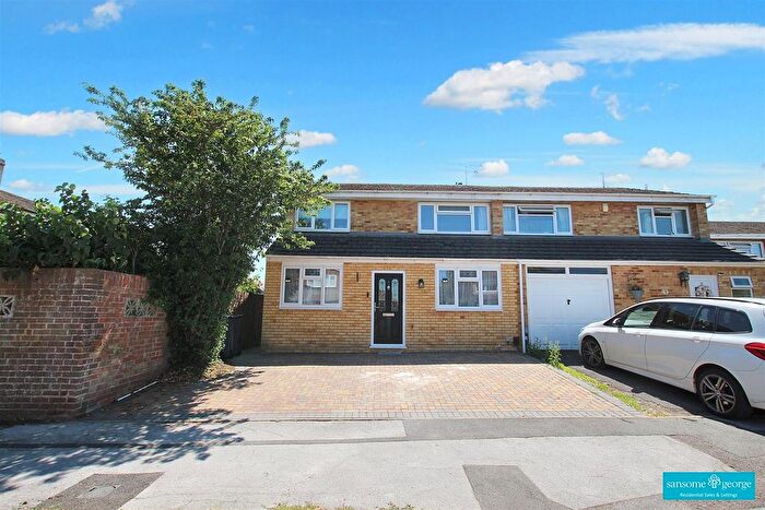 3 Bedroom Semi-Detached House To Rent In Royston Close, Tilehurst, Reading, RG30
