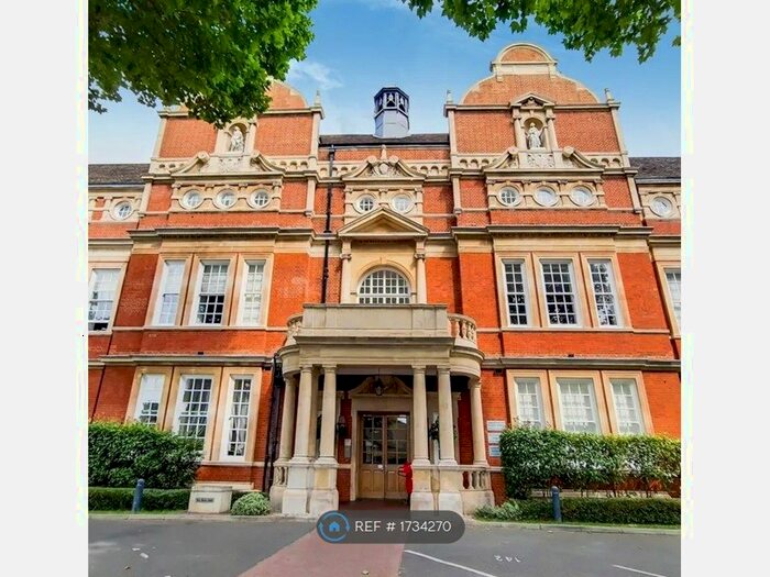 2 Bedroom Flat To Rent In Battersea Park Rd, London, SW11