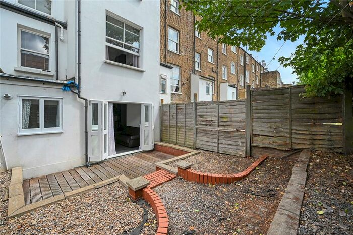 2 Bedroom Flat To Rent In Adelaide Grove, London, W12