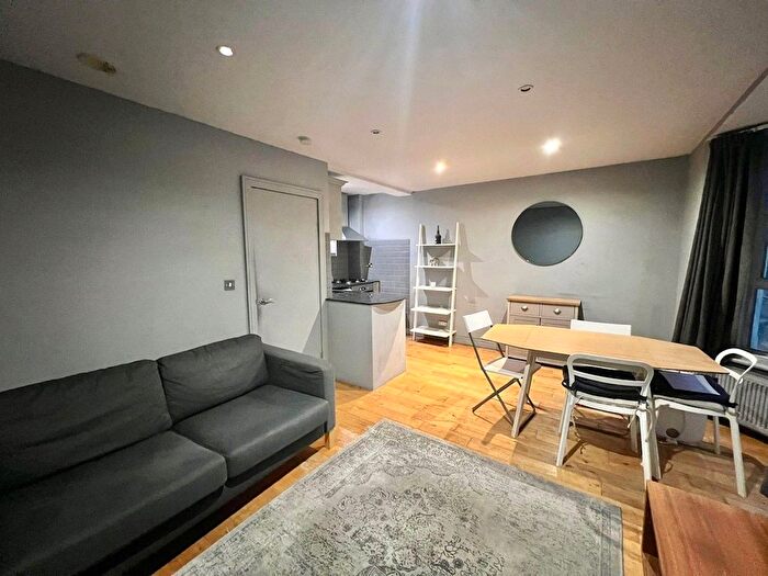 1 Bedroom Flat To Rent In Santley Street, London, SW4