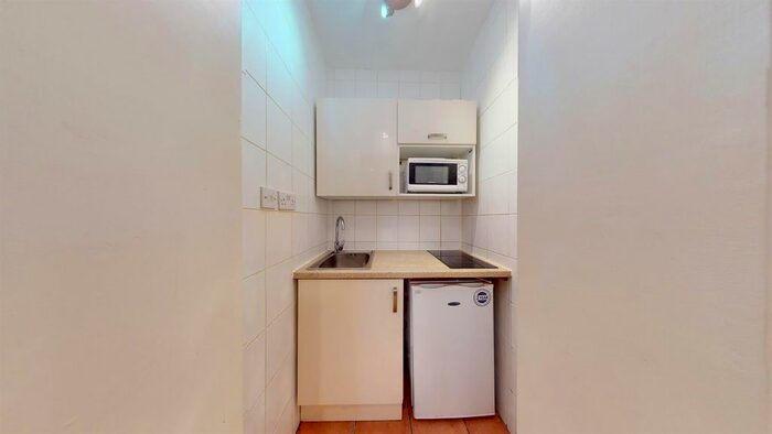 Studio To Rent In Collingham Place, London, SW5