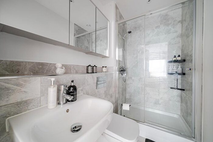 2 Bedroom Apartment To Rent In Broad Lane, Bracknell, RG12