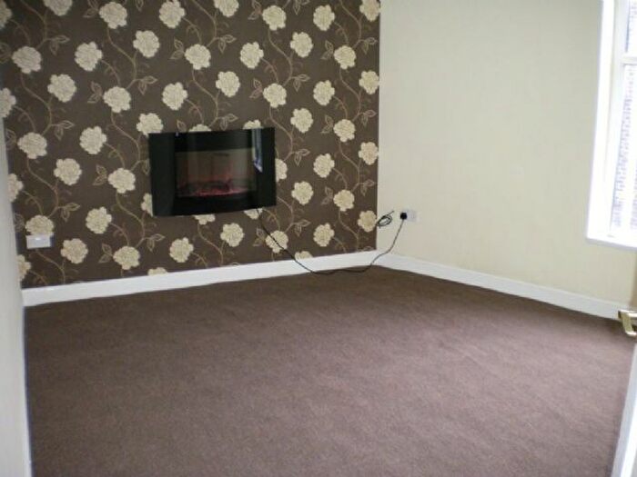 1 Bedroom Flat To Rent In Flat At Oldham Road, Middleton, Manchester., M24