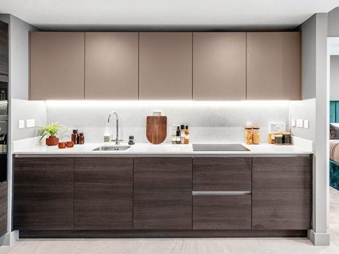 2 Bedroom Flat To Rent In Broad Street, Birmingham, B15