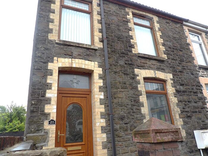 3 Bedroom Semi-Detached House To Rent In School Road, Neath, SA11