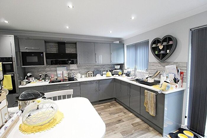 4 Bedroom Detached House For Sale In Middlewood Drive, Scholes, Rotherham, S61