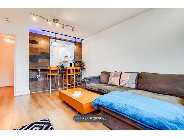 3 Bedroom Flat To Rent In Northwold Rd, London, E5